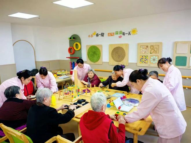 中医阁+康复室嘉定这家敬老院打造“床边”健康服务(图3)